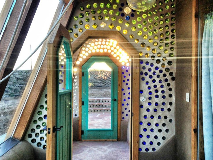 Arch2O-Earthships_Michael_Reynolds-26